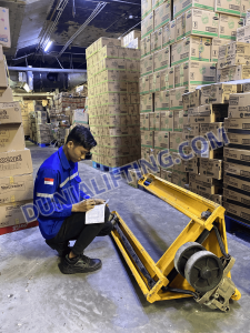 Pengecekan Hand Pallet Dunia Lifting